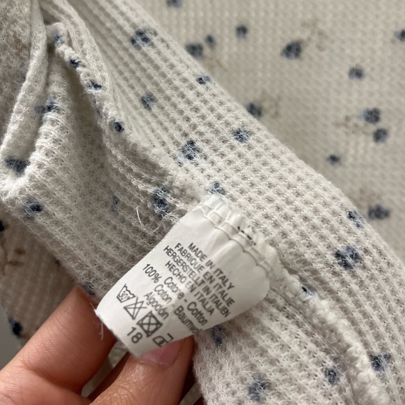 Brandy Melville Floral wrap top - Picture 10 of 10